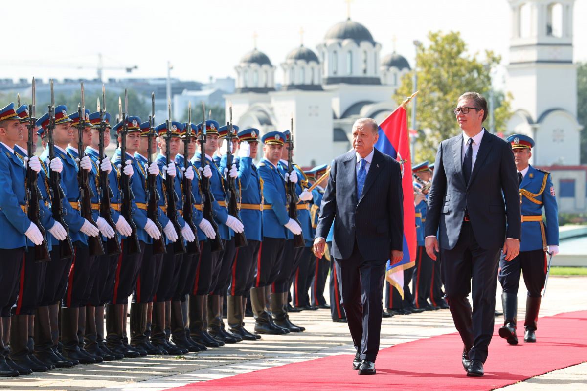 Cumhurbaşkanı Erdoğan, Sırbistan'da resmi törenle karşılandı