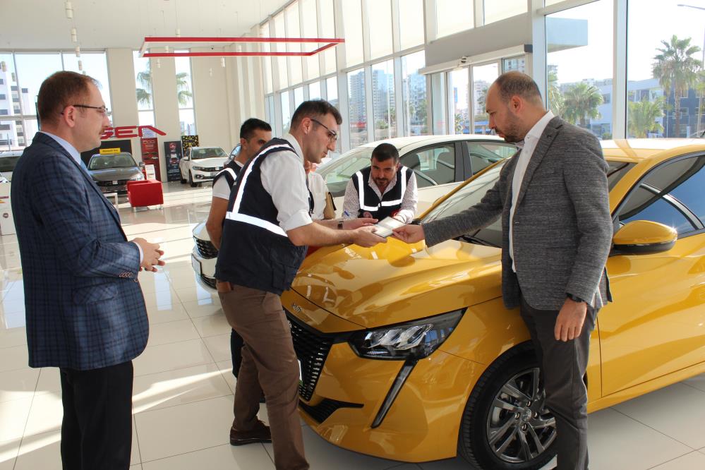 Mersin'de oto galericiler denetleniyor