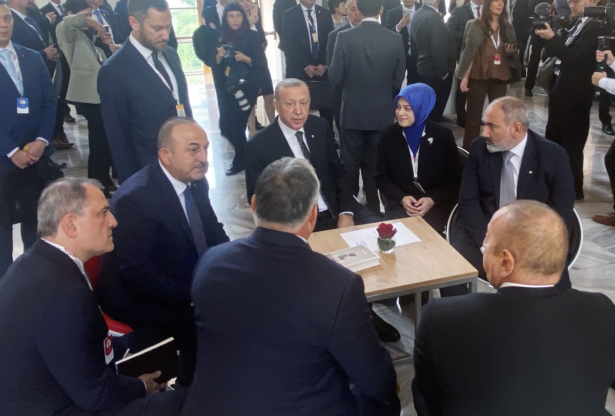 Cumhurbaşkanı Erdoğan, Aliyev ve Paşinyan'dan üçlü görüşme