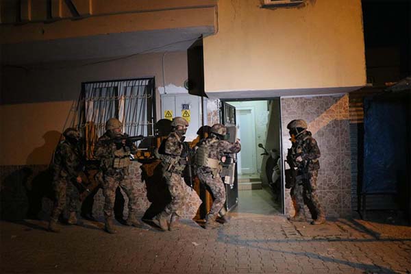 Torbacılara şafak operasyonu: 30 gözaltı kararı