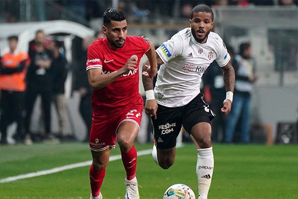 Beşiktaş'a Antalyaspor çelmesi