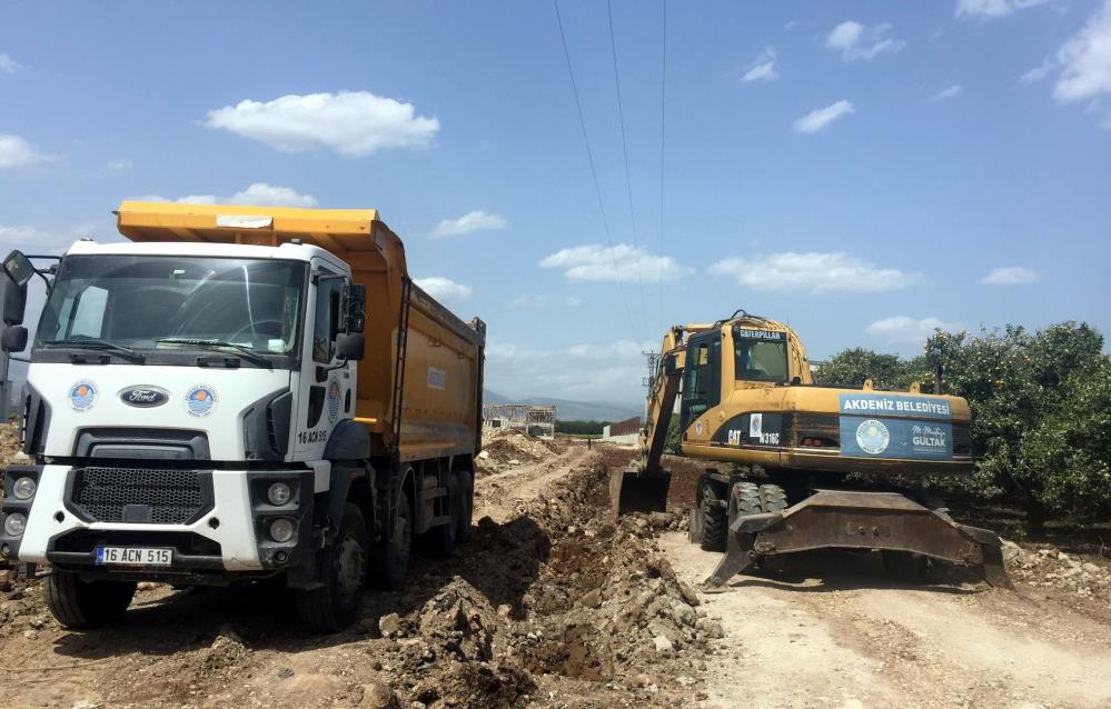 Akdeniz'de yol açma çalışmaları sürüyor