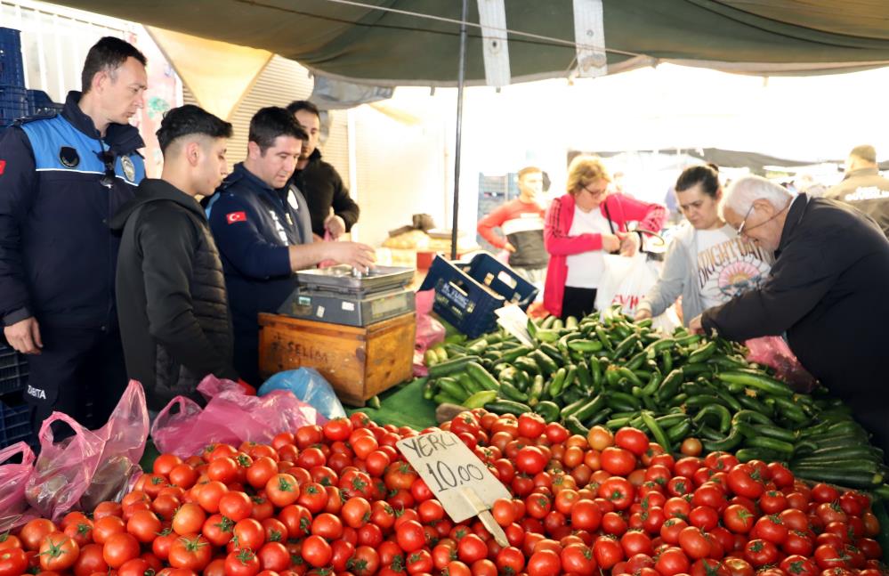 Pazarcı esnafı denetleniyor