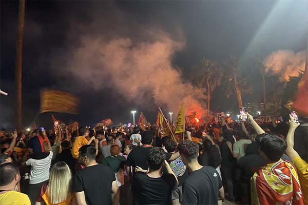 Galatasaray’ın şampiyonluğu Mersin'de coşkuyla kutlandı