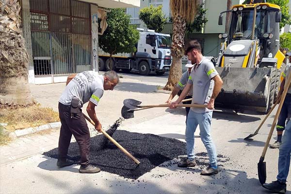 Yeni yollar açılıyor, kaldırımlar yenileniyor