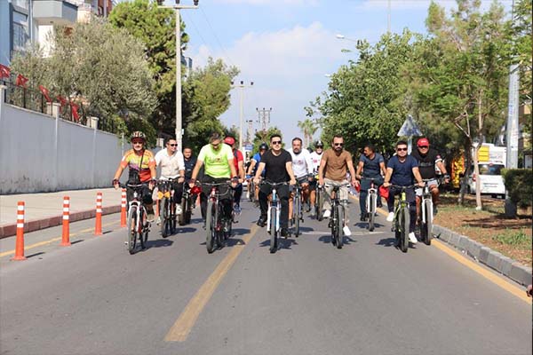 Toroslar'da bisikletli sürüş ve arabasız gün etkinliği yapıldı