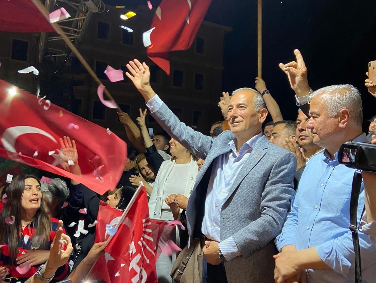 CHP Mersin'de 8 belediye başkanlığı kazandı