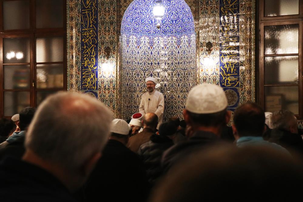 Başkan Erbaş, Ramazan ayının son teravih namazını kıldırdı
