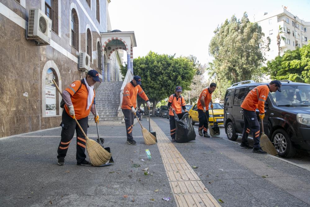 Belediye ekipleri yağış dolayısıyla teyakkuza geçti