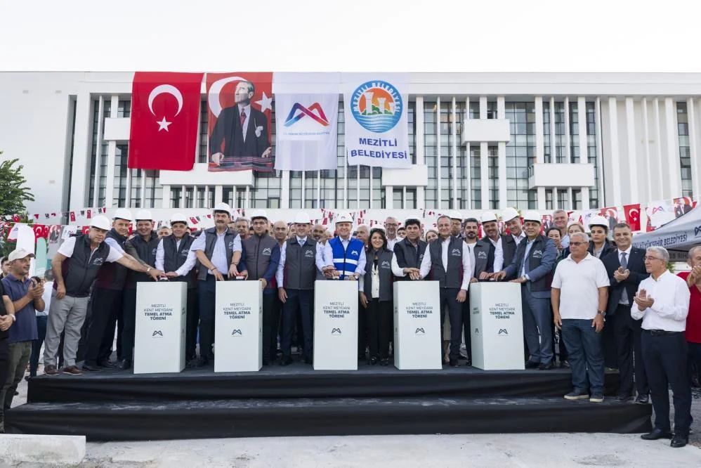 138 milyon liralık kent meydanının temeli atıldı