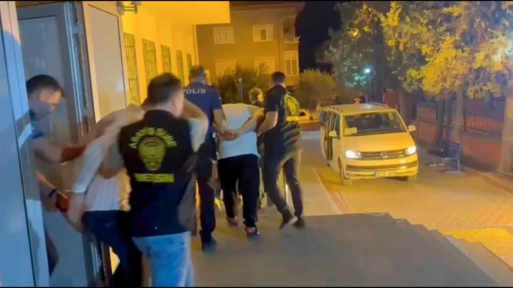 Mut'ta gazinolara operasyon: 22 tutuklama