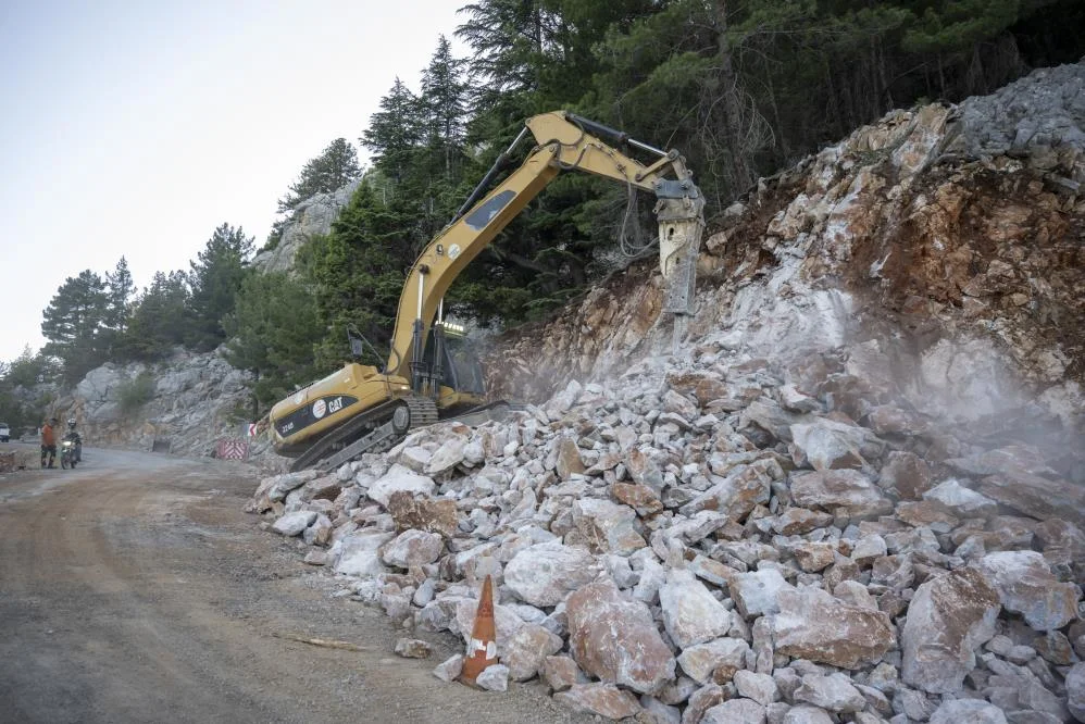 Bozyazı'da 14 kilometrelik yayla yolu yenilendi