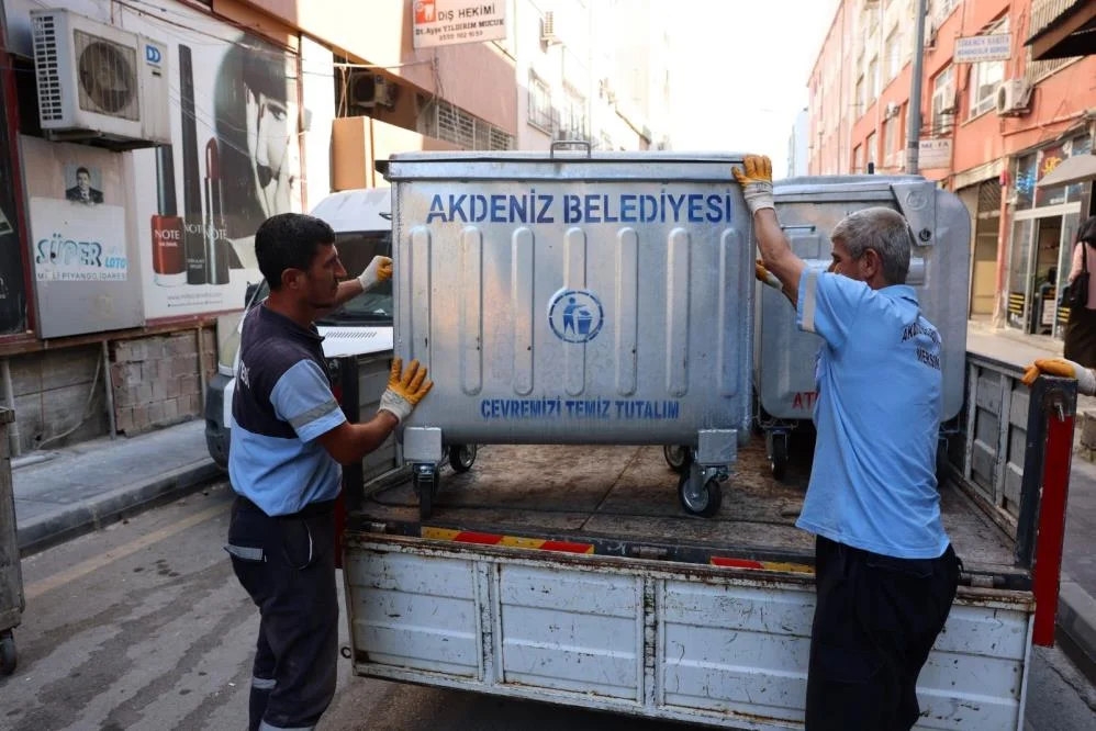 Yıpranan çöp konteynerleri yenileniyor