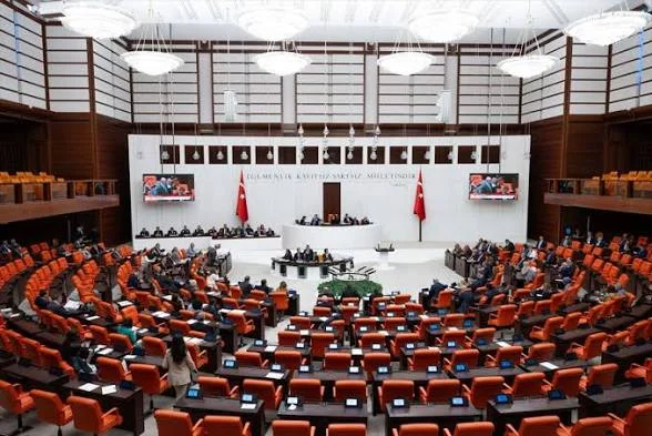 Son dakika! Fon teklifi meclis'te kabul edildi