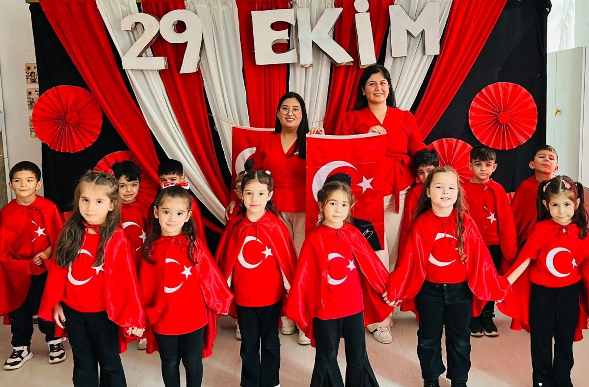 Minik Eller Kreş’in Öğrencileri, 29 Ekim’i Coşkuyla Kutladı